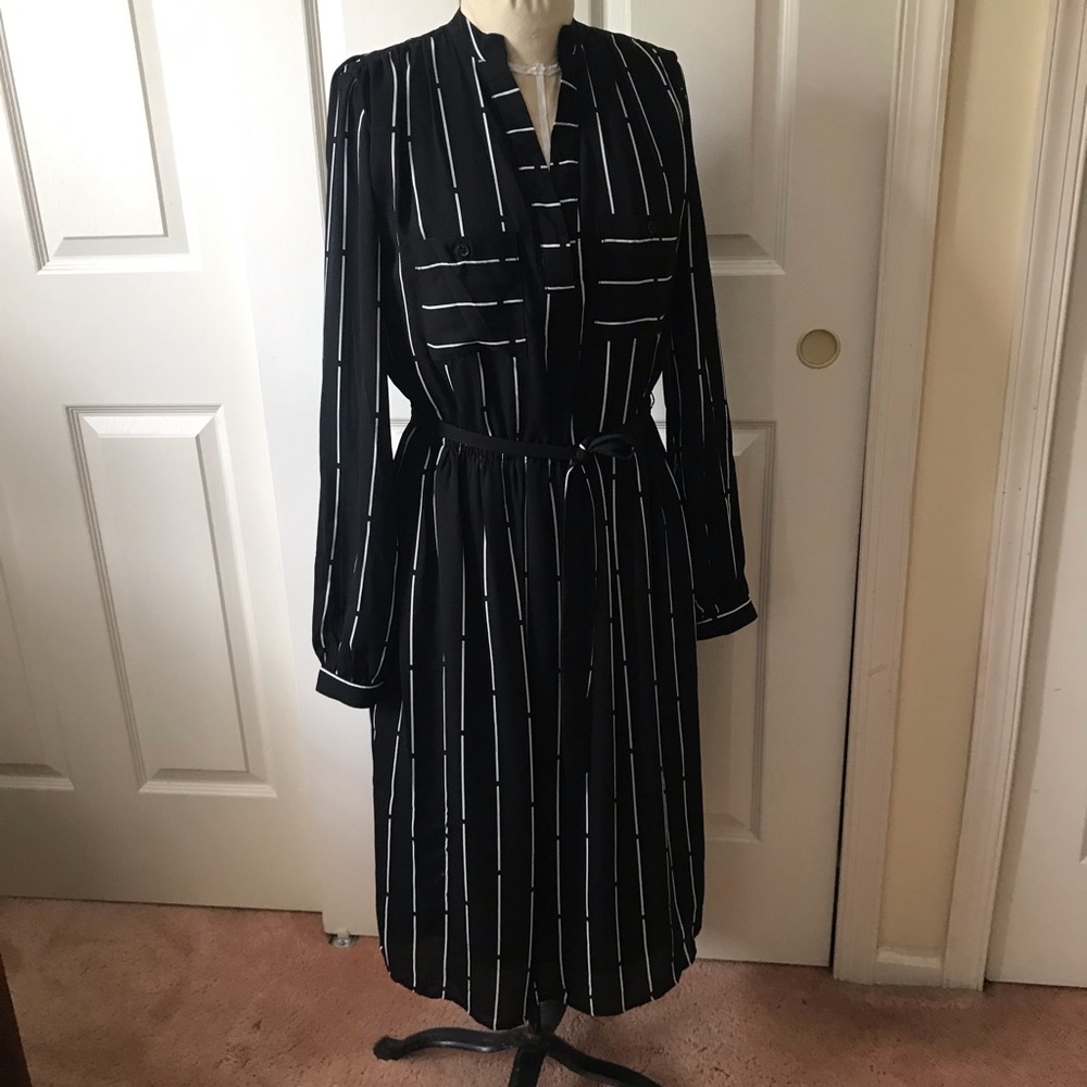 Who What Where for Target black and white midi xs